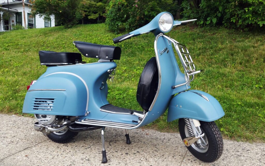 Sewa motor Vespa Bali
